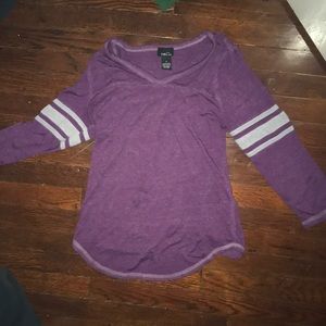 Purple quarter sleeve v neck
